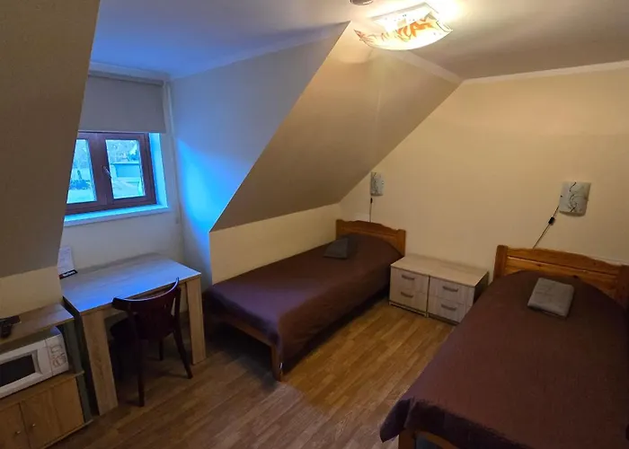 بيت شباب Maerjamaa Hostel *