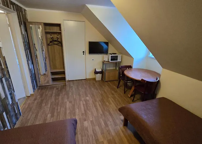 بيت شباب Maerjamaa Hostel Märjamaa