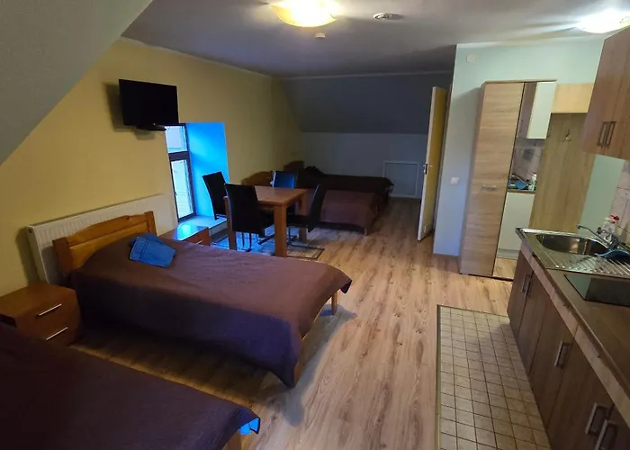 بيت شباب Maerjamaa Hostel Märjamaa