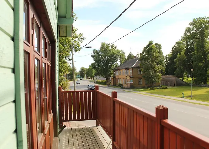 Maerjamaa Hostel بيت شباب *