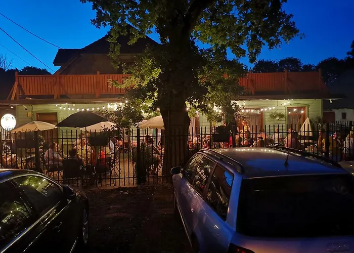 بيت شباب Maerjamaa Hostel *