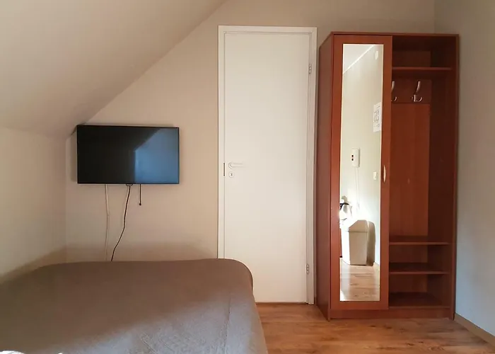 بيت شباب Maerjamaa Hostel Märjamaa